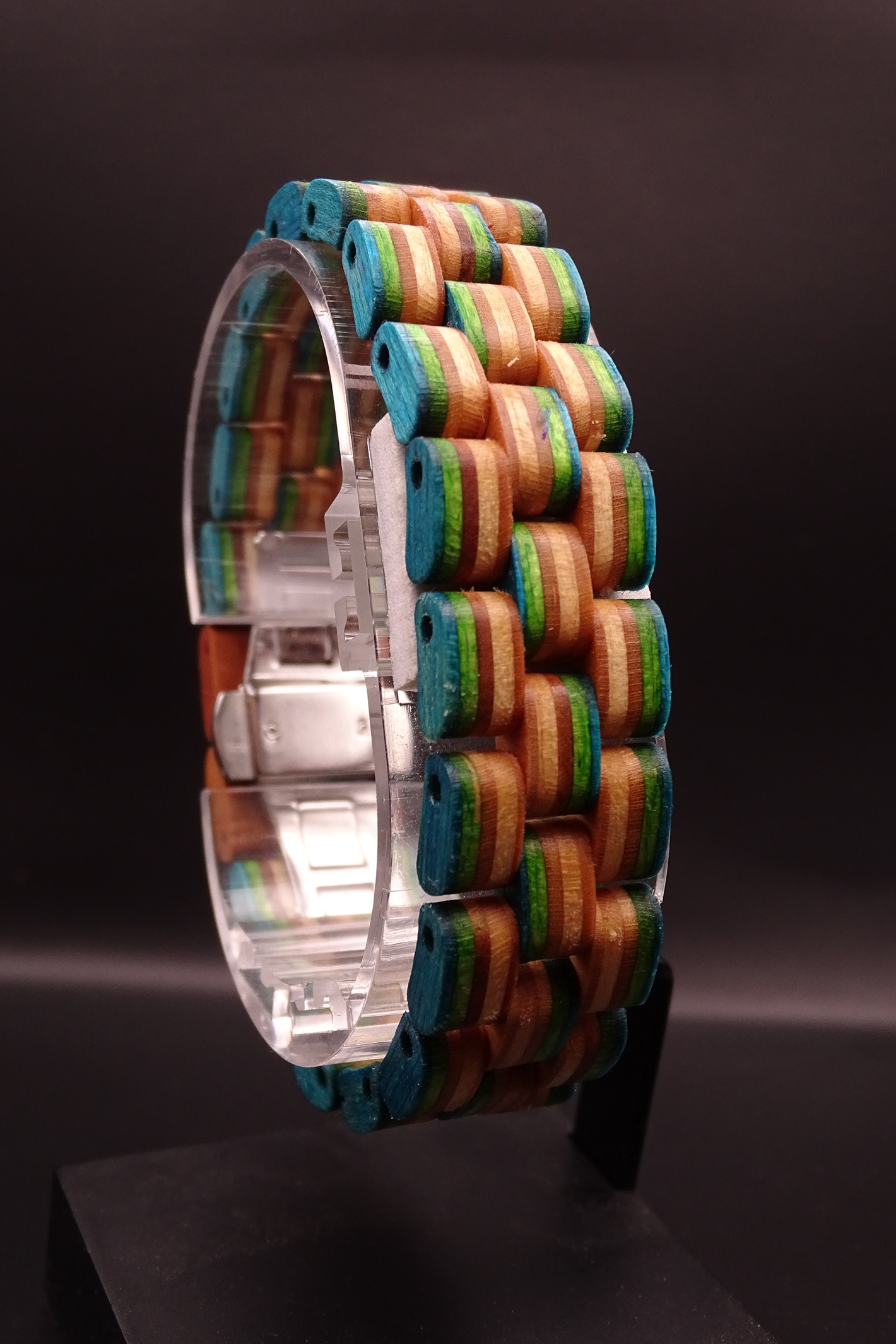 Holzarmband aus recycelten Skateboards – Bild 2