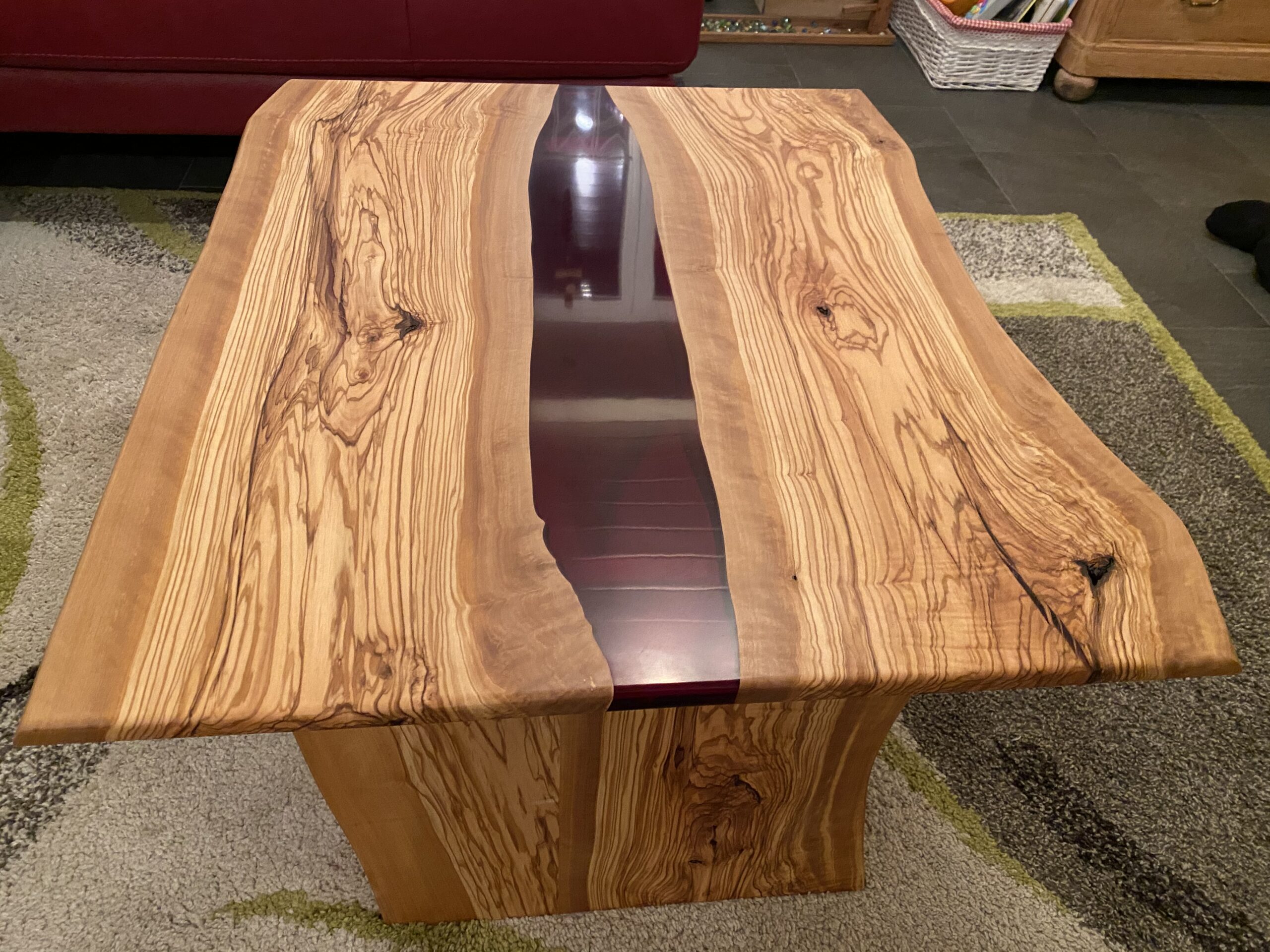 Salontisch aus Olive und Transparentem Epoxy