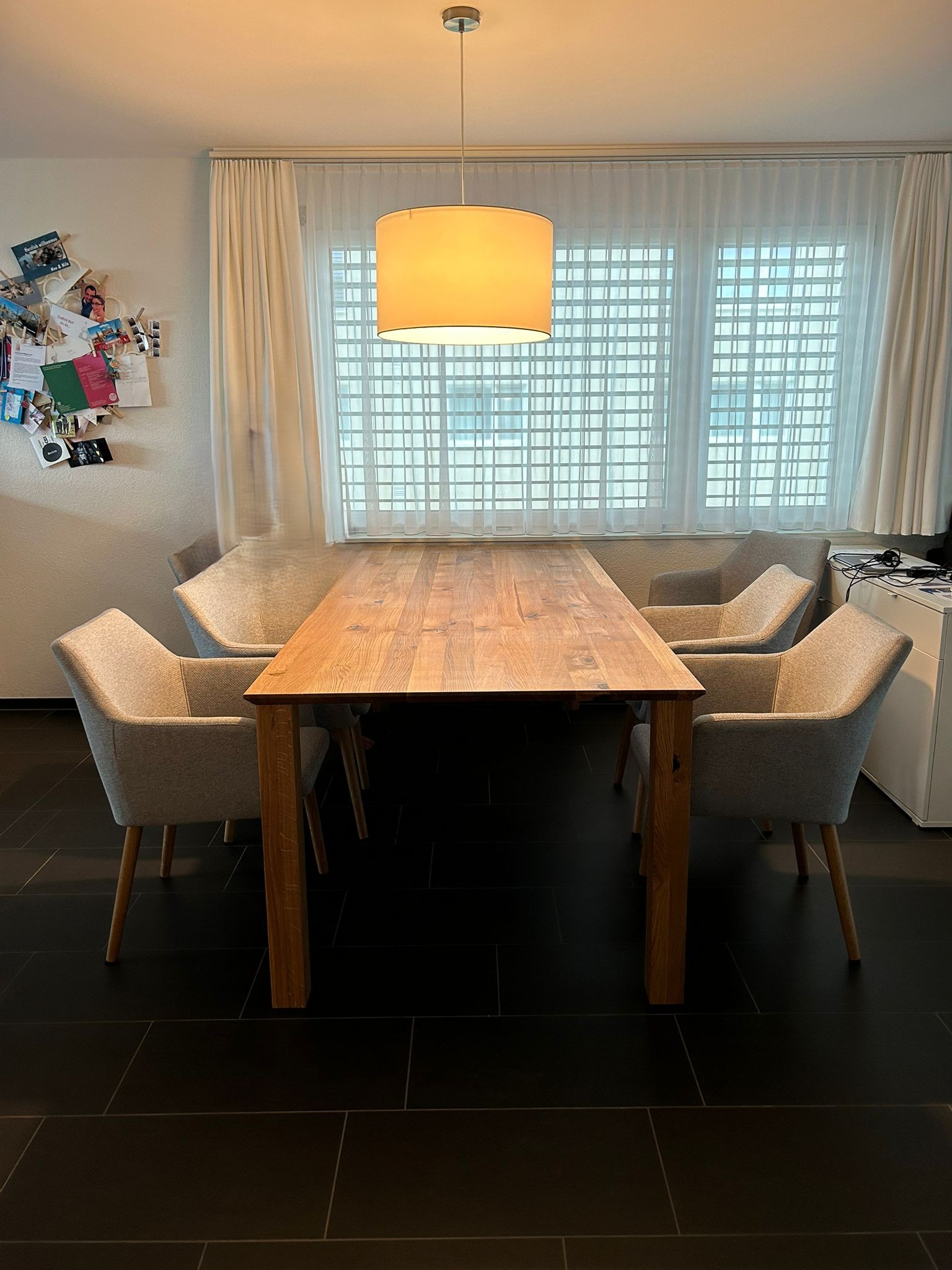 Esstisch aus Eichenholz